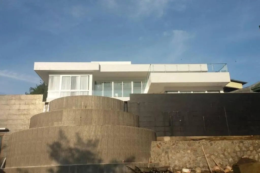 Montana Sense Villa Sentul 3Br - Mountainview-1